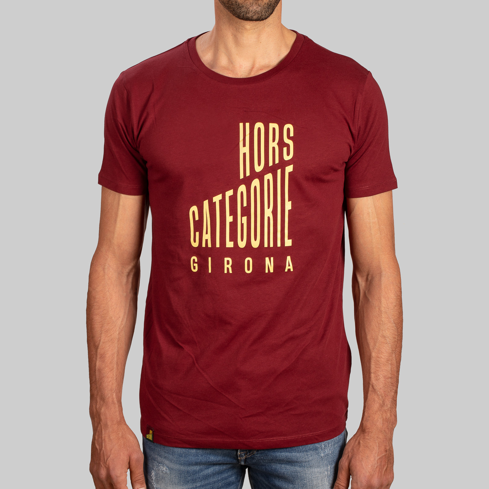Camiseta Granate letras amarillas